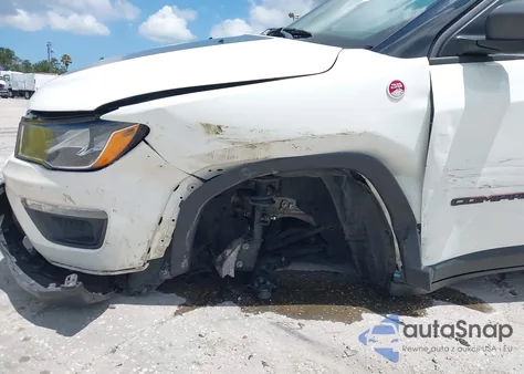 2020 Jeep Compass Trailhawk 4X4 z USA, uszkodzony, nr VIN 3C4NJDDB0LT195742